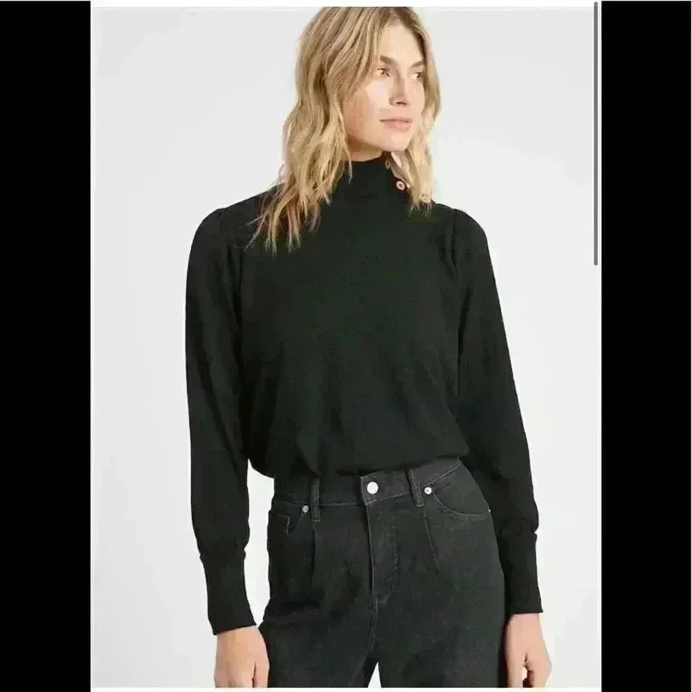 Petite button Accent Mock-Neck Top